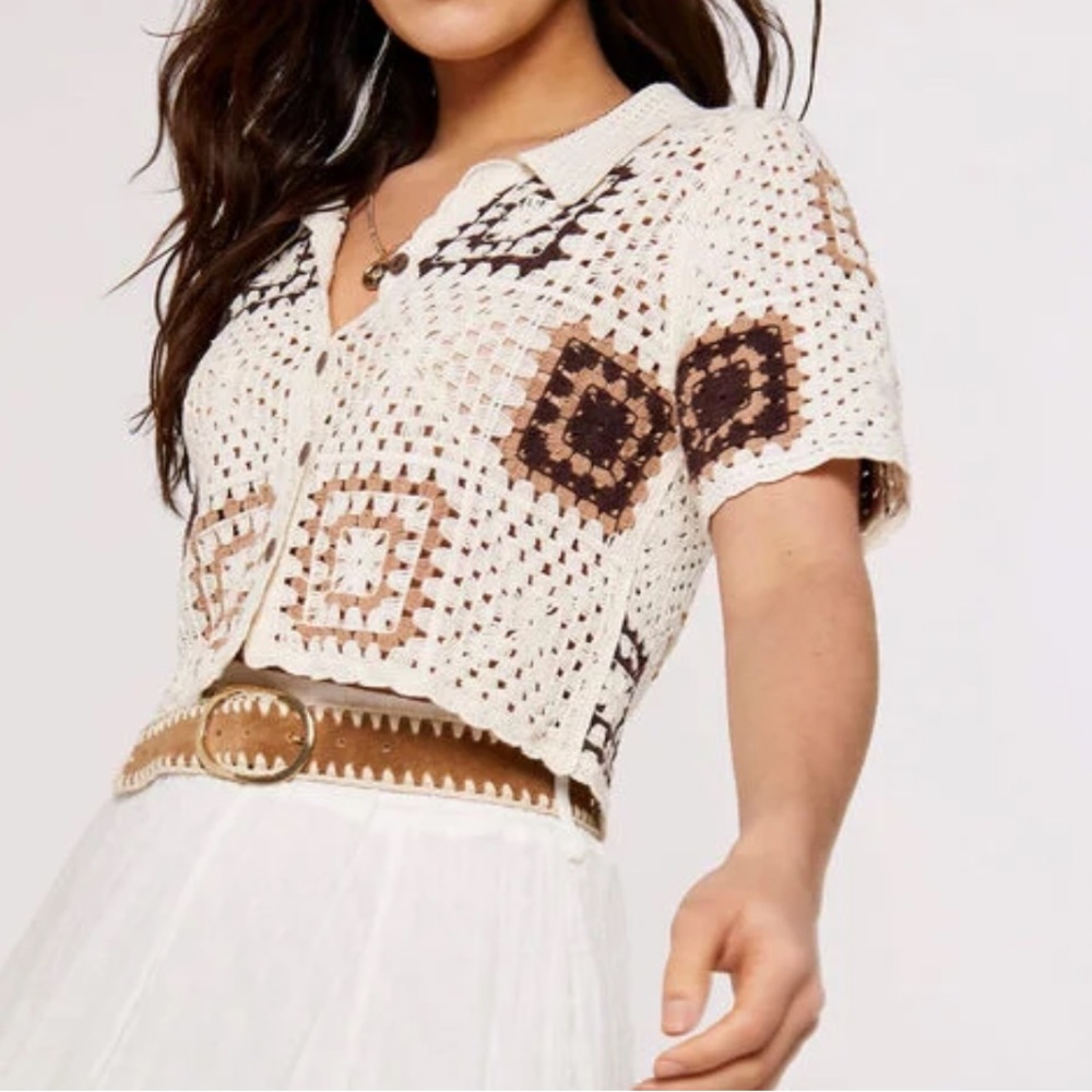APRICOT
Ireland (EUR) Women's Crochet Patterned Top
M